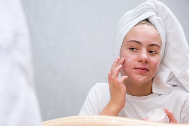 Você está visualizando atualmente Melhores hidratantes para a pele com acne: Guia completo para escolher o ideal